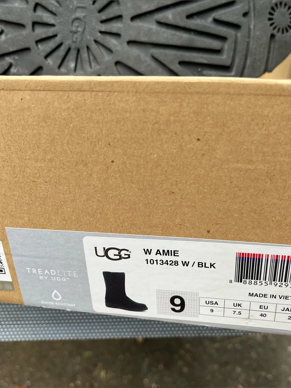 Ugg Amie boots size women’s 9